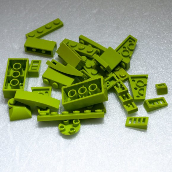 Green Lego Bulk Pieces 25+ Lot Bricks Plates Specialty Parts Build Random X - Picture 2 of 3